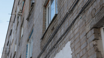 Фотография к новости: Үйдің қасбетінен құлаған кондиционер: Кінәлілер анықталып жатыр