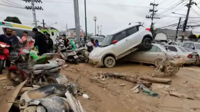 Азиядағы жойқын су тасқыны: 1 400-ден астам адам қаза тапты