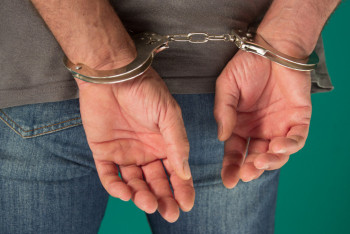 Фотография к новости: Лондон әуежайында экс-футболшы зорлау ісі бойынша қамауға алынды