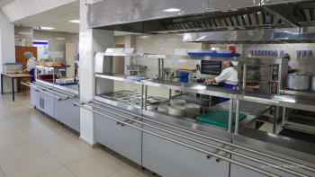 Фотография к новости: Тоқаев заңға қол қойды: мектептер мен балабақшаларға кенеттен тексерулер енгізіледі