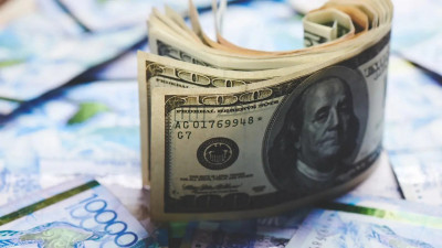 Теңге қарқыны баяулады: Қазақстандағы доллар бағамынан не күтуге болады