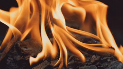 Астанада бес қабатты тұрғын үйден өрт шығып, 11 жастағы бала көз жұмды