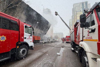 Фотография к новости: Астанада кинотеатр ғимараты өртенді