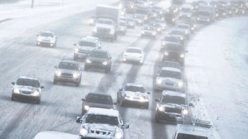 Фотография к новости: Қалың қар мен көктайғақ: Астанада бір күнде 93 жол апаты тіркелді