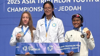 Фотография к новости: Қазақстандық жас триатлоншылар Азия чемпионатында алтын мен күміс жеңіп алды