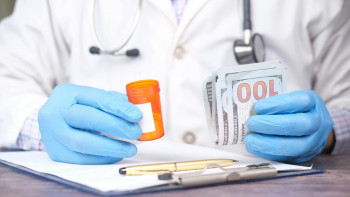 Фотография к новости: Қазығұрт ауруханасының бұрынғы бас дәрігері 115 млн теңге жымқырған