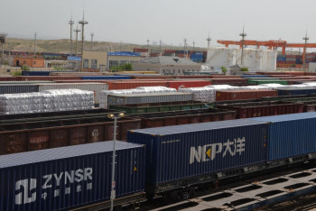 Фотография к новости: Бектенов: Шекарада тұрып қалған жүк вагондарына жауаптылар жазалансын