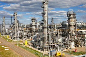 Фотография к новости: Мұнай бағасы қысымға ұшырады: Бағаның төмендеуі Қазақстан экономикасына қалай әсер етеді?