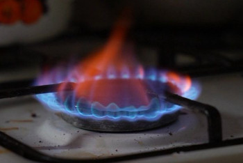 Фотография к новости: Алматыда әлеуметтік осал отбасылардың үйіне тегін газ жүргізіліп жатыр