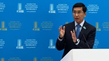 Фотография к новости: Мектеп пәндерін біріктіру керек пе? – Аймағамбетов пікірін айтты