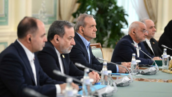 Фотография к новости: Иран Қазақстан тарихына қатысты құнды ескі қолжазбаның көшірмесін табыстады