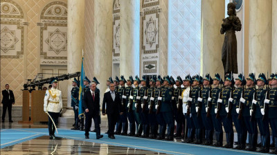 Тоқаев Ақордада Иран басшысын қарсы алды