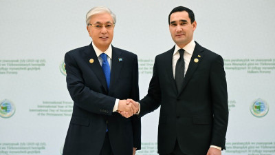 Тоқаев Ашхабадтағы халықаралық форумға қатысу үшін Конгресс орталығына барды