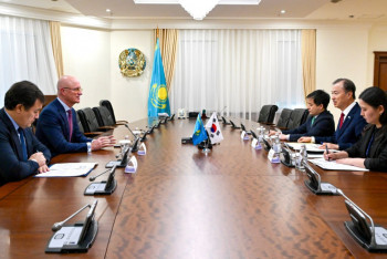 Фотография к новости: Роман Скляр Корея Республикасының Қазақстандағы елшісі Чжо Тэ-икпен кездесті