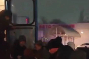 Фотография к новости: Қарағандыда жолаушылар мінген автобус көлікпен соқтығысты