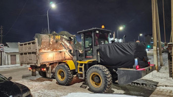 Фотография к новости: Астанада қар күреуге 400-ден аса жұмысшы мен мыңға жуық техника жұмылдырылды