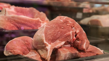 Фотография к новости: Құжатсыз ет сатқан жандар қылмыстық жауапкершілікке тартылуы мүмкін