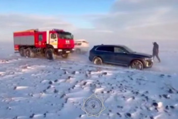 Фотография к новости: Батыс Қазақстанда қар құрсауында қалған 4 адам құтқарылды