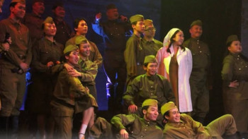 Фотография к новости: Корей театрында Бауыржан Момышұлы туралы жаңа спектакль сахналанды