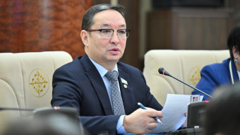 Фотография к новости: Депутат Өскемендегі автозауыттың өндірістік базасын қайта пайдалануды ұсынды