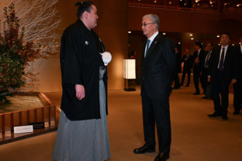 Тоқаев Токиода кәсіпқой сумошы Ерсін Балтағұлмен кездесті