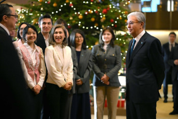 Президент Жапониядағы қазақстандық мамандармен кездесті