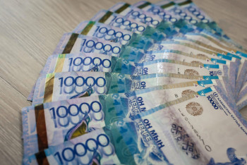 Фотография к новости: Тексерістен кейін оқытушылардың жалақысы 200 мың теңгеге дейін өсті