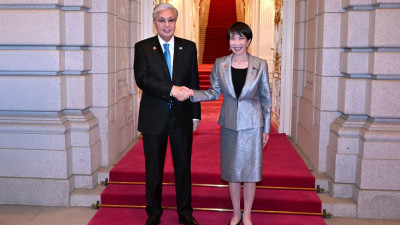 Тоқаев ресми қабылдауға қатысу үшін Акасака мемлекеттік сарайына келді