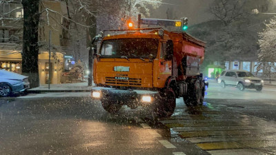Алматының коммуналдық қызметі қар жауғаннан кейінгі тазалау жұмыстарын жалғастырып жатыр