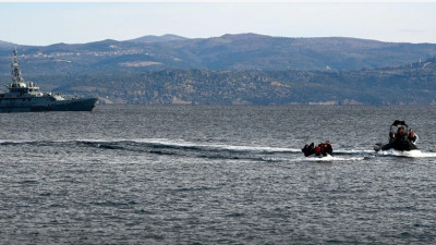 Грекия жағалауында ауқымды операциядан кейін 500-ден астам мигрант құтқарылды