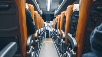 Фотография к новости: Екібастұзда жолда қалған автобустан 35 адам құтқарылды