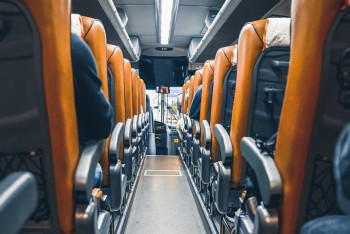 Фотография к новости: Екібастұзда жолда қалған автобустан 35 адам құтқарылды