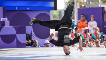 Фотография к новости: Амир Закиров брейкингтен әлем чемпионатында жеңіске жетті