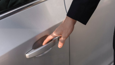 Tesla есіктеріндегі ақау кемінде 15 адамның өліміне себеп болды