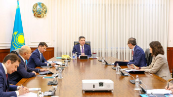 Фотография к новости: Бектенов инвестициялық ынтымақтастықты дамыту бойынша шетелдік инвесторлармен кездесті