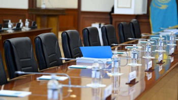 Фотография к новости: Мемлекеттік органдарға жаңа көлік пен кресло алуға тыйым сақтала ма?