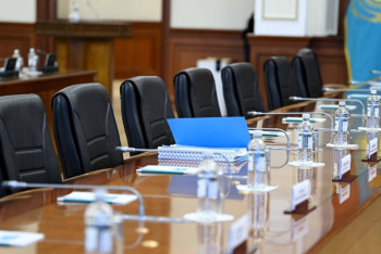 Фотография к новости: Мемлекеттік органдарға жаңа көлік пен кресло алуға тыйым сақтала ма?