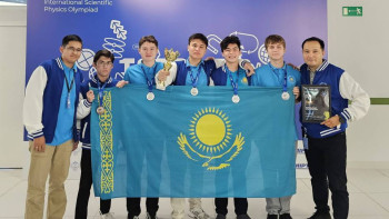 Фотография к новости: Қазақстандық оқушылар 2025 жылы халықаралық олимпиадаларда 922 медаль жеңіп алды