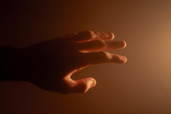 Фотография к новости: Психолог: БАҚ-тағы әр жарияланым суицид қаупіне ықпал етуі мүмкін