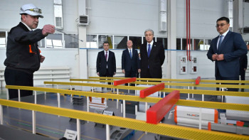 Фотография к новости: Мемлекет басшысы Besqaru зауытының жұмысымен танысты