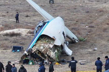 Фотография к новости: Ақтау маңындағы әуе апатына бір жыл: аман қалғандар әділеттілік талап етуде