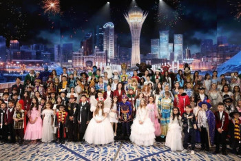 Фотография к новости: Еліміздің әр өңірінен жиналған жүз бала Президенттік шыршаға қатысты