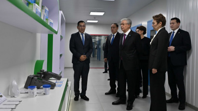 Президент Жамбылдағы фармацевтикалық кәсіпорындармен танысты