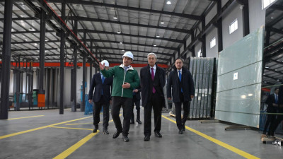 Президент Dala Glass әйнек өндіретін кәсіпорын қызметімен танысты