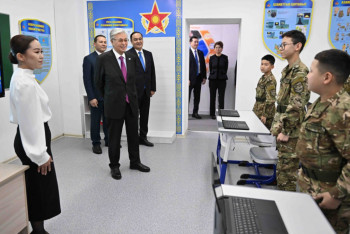 Президент жас курсанттардың тактикалық дайындық сабағымен танысты