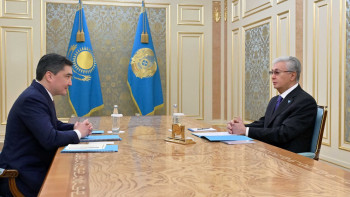 Фотография к новости: Бектенов Токаевқа халықтың табысын тұрақтандыру шаралары жөнінде есеп берді