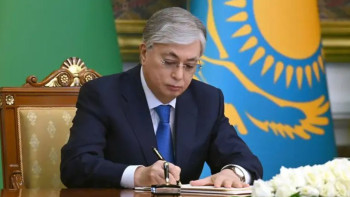 Фотография к новости: Президент археологияға қатысты заңға қол қойды