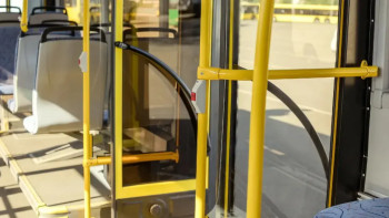 Фотография к новости: Теміртауда жолаушылар автобусында 18 жастағы жігіт пышақталды