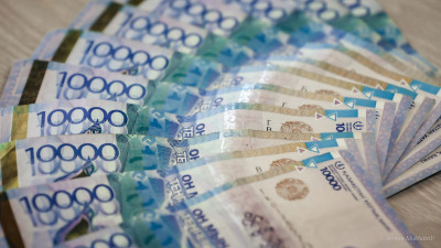 "Аспаннан түскен ақша": Кездейсоқ байып шыға келген ер адам жауапқа тартылды