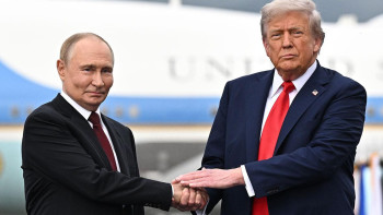 Фотография к новости: Трамп Зеленскиймен кездесу алдында Путинмен телефон арқылы сөйлесті